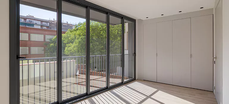 Aluminum Glazed Window Installation in Quebec City, QC