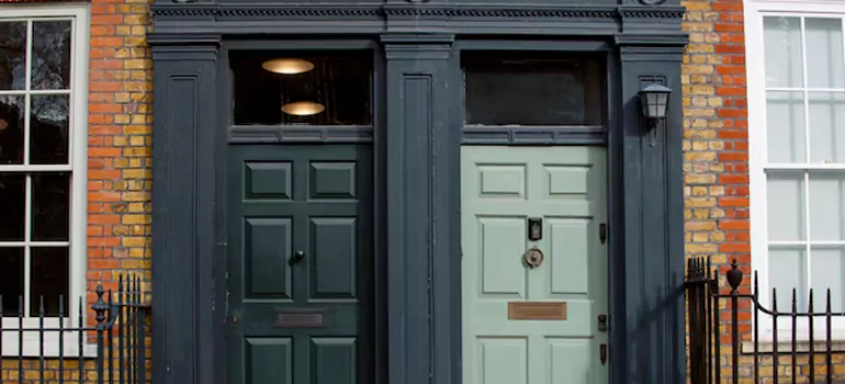 Front Door Window Replacement in Quebec City, QC