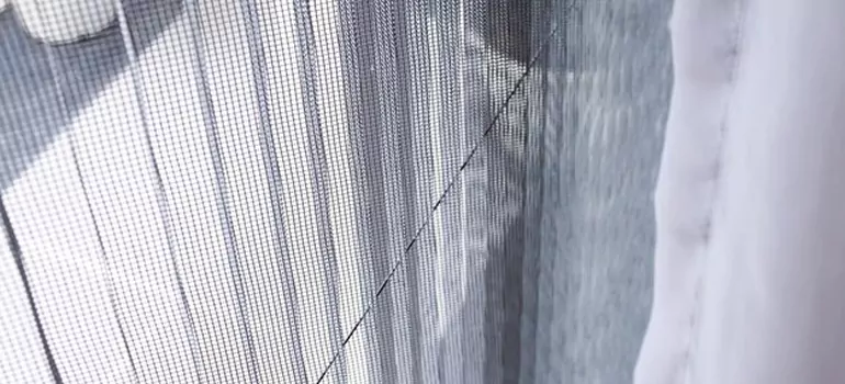 Fixing Screen Window Mesh in Quebec City, Quebec