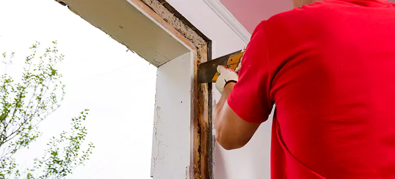 Residential Accordion Door Repair in Quebec City, Quebec