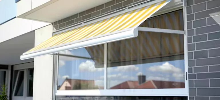 Awning Window Maintenance in Quebec City, QC