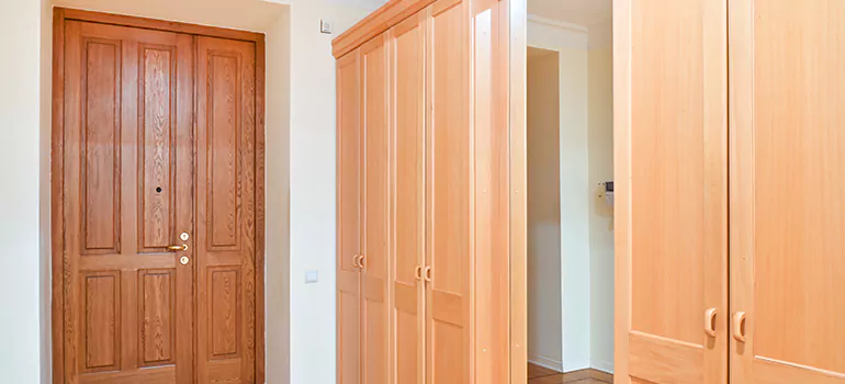 Glass Closet Door Repair in Quebec City, Quebec