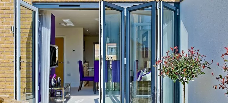 Commercial Door Glass Repair in Quebec City, QC