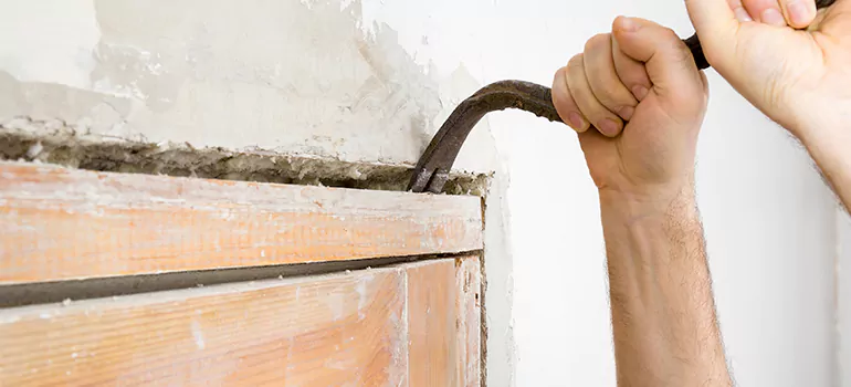 Metal Door Jamb Repair in Quebec City, QC