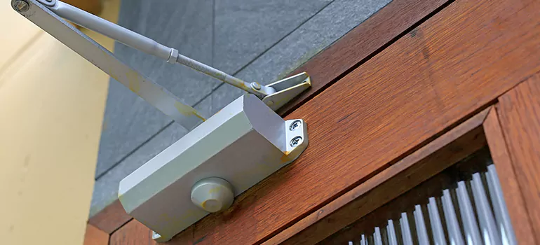 Electric Garage Door Opener Installation in Quebec City, Quebec