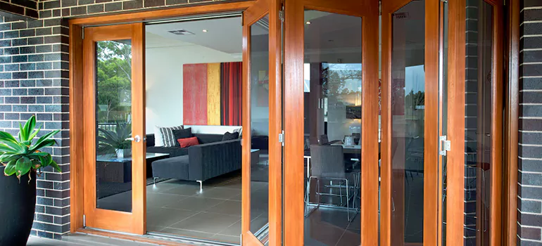 Folding Door Panel Repair in Quebec City, Quebec