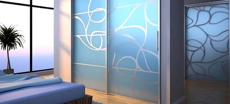 Frosting Glass Cabinet Doors in Quebec City, QC