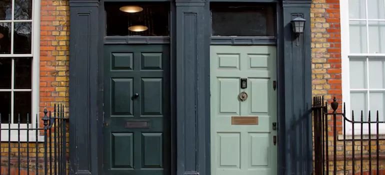 Heavy Duty Storm Door in Quebec City, QC