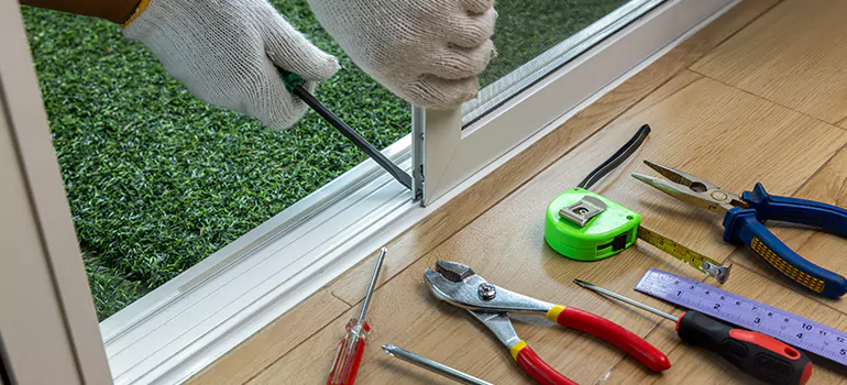 Window Hinge Repair in Quebec City, Quebec